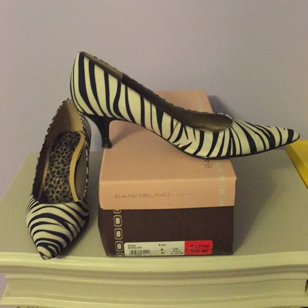 Bandolino size 8 leopard kitten heels